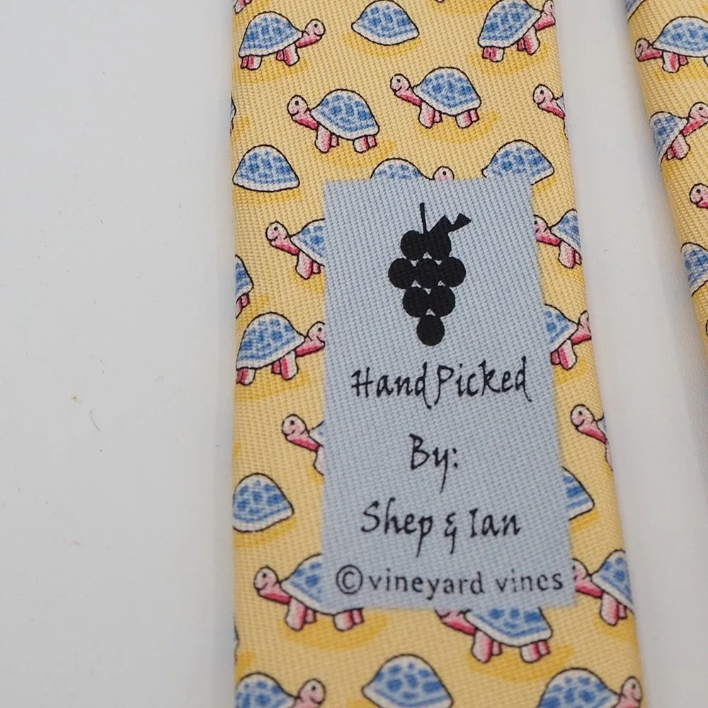 Vineyard Vines 100% Silk Turtle Tie Made in USA Novelty Preppy